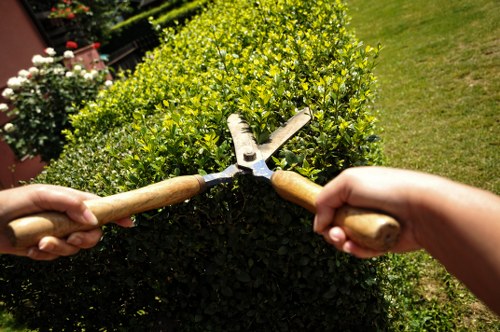 Confidential complaint handling for garden services